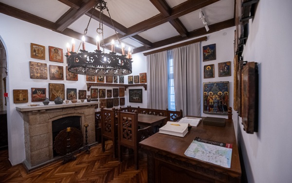 Unorthodox Icons - Walking Belgrade